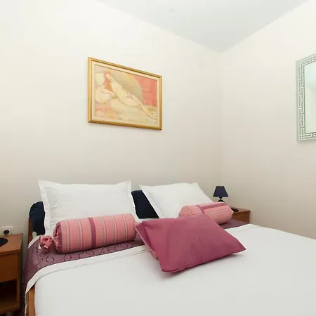 Korkyra Apartman *
