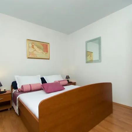 Korkyra Apartman *