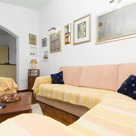 Korkyra Apartman Prigradica