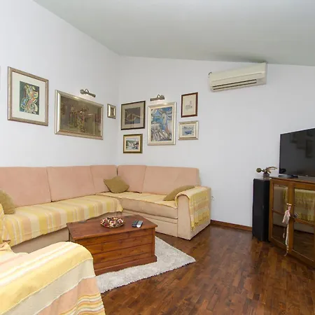Korkyra Apartman *
